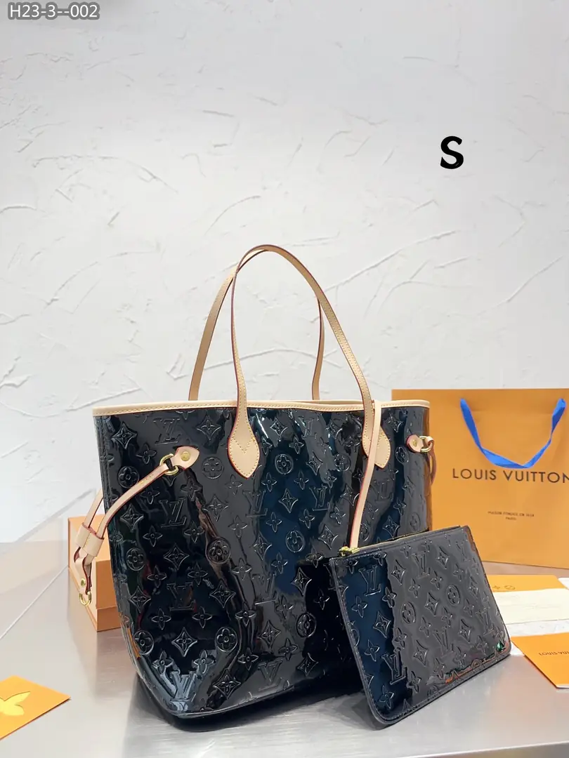 Kng1372  LV TOP 5A- 435🤴🏾 59$ gallery