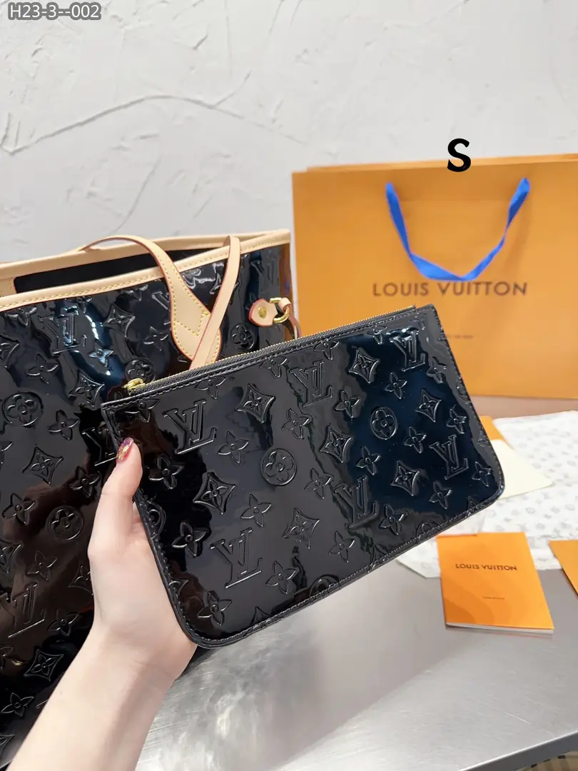 Kng1372  LV TOP 5A- 435🤴🏾 59$ gallery