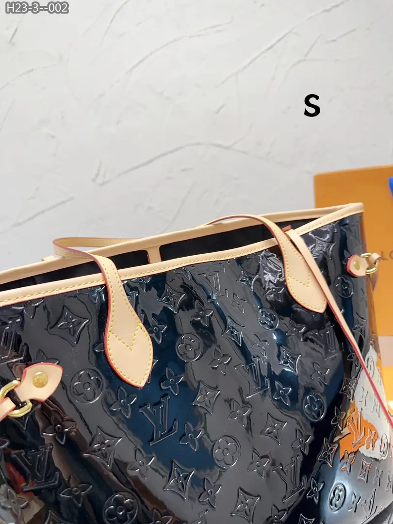 Kng1372  LV TOP 5A- 435🤴🏾 59$ gallery