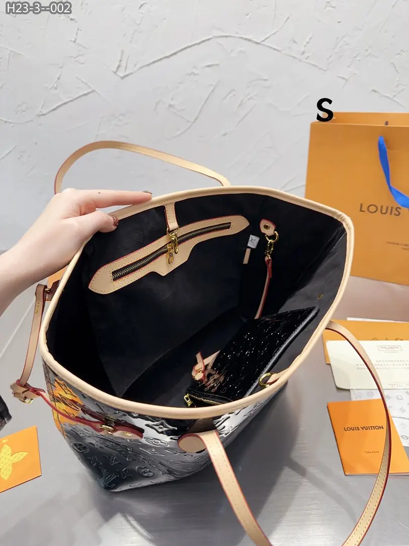 Kng1372  LV TOP 5A- 435🤴🏾 59$ gallery