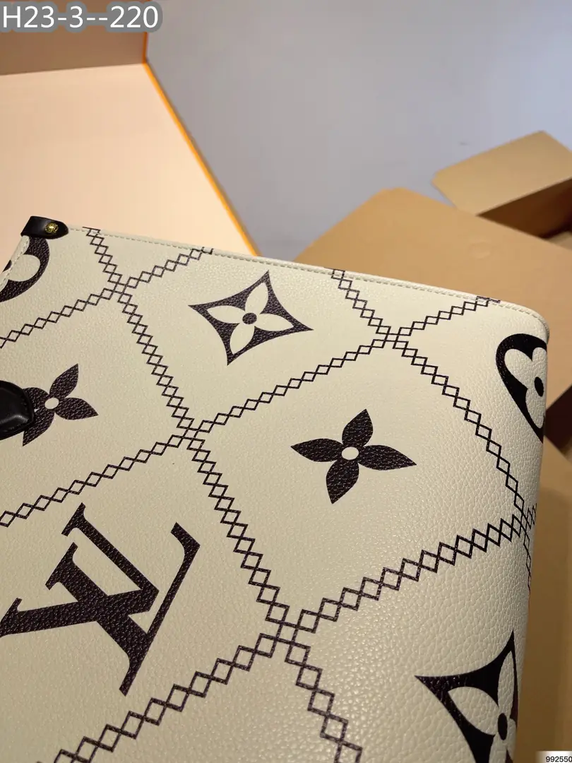 Kng1374  LV  430🤴🏾 59.99$ gallery