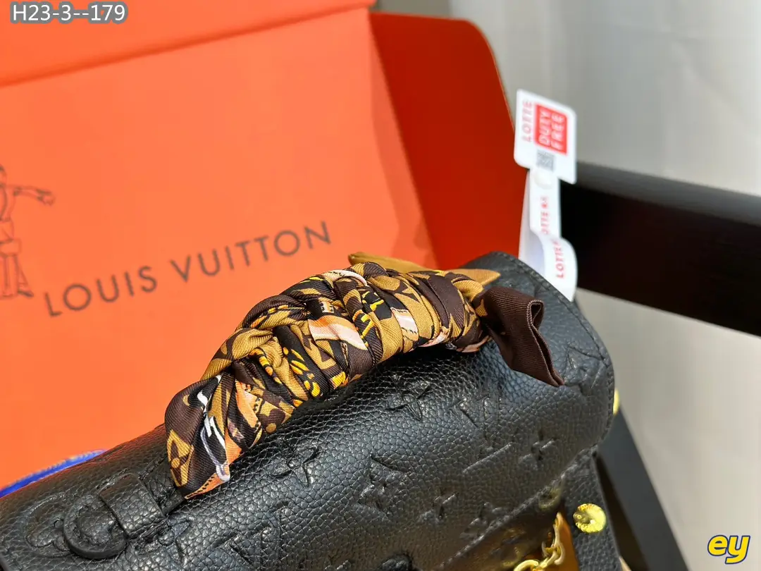 Kng1375  LV TOP 365  50$ gallery