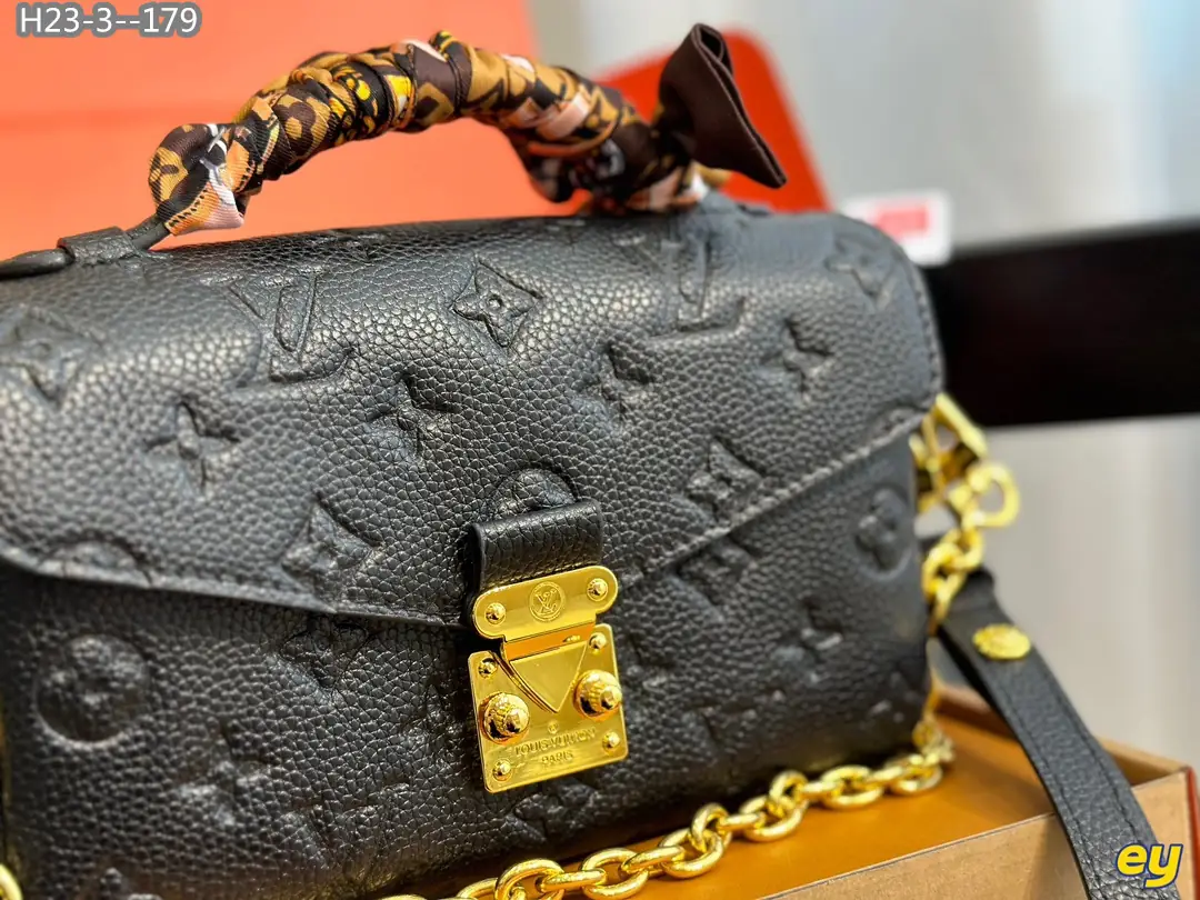 Kng1375  LV TOP 365  50$ gallery