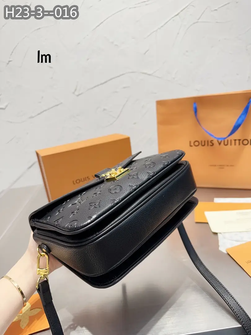 Kng1376  L&V TOP 295🤴🏾  42$ gallery