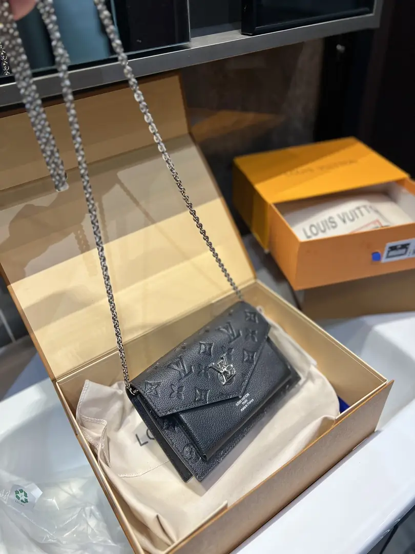 Kng1380   LV TOP TOP TOP 3A 320🤴🏾 45$ gallery