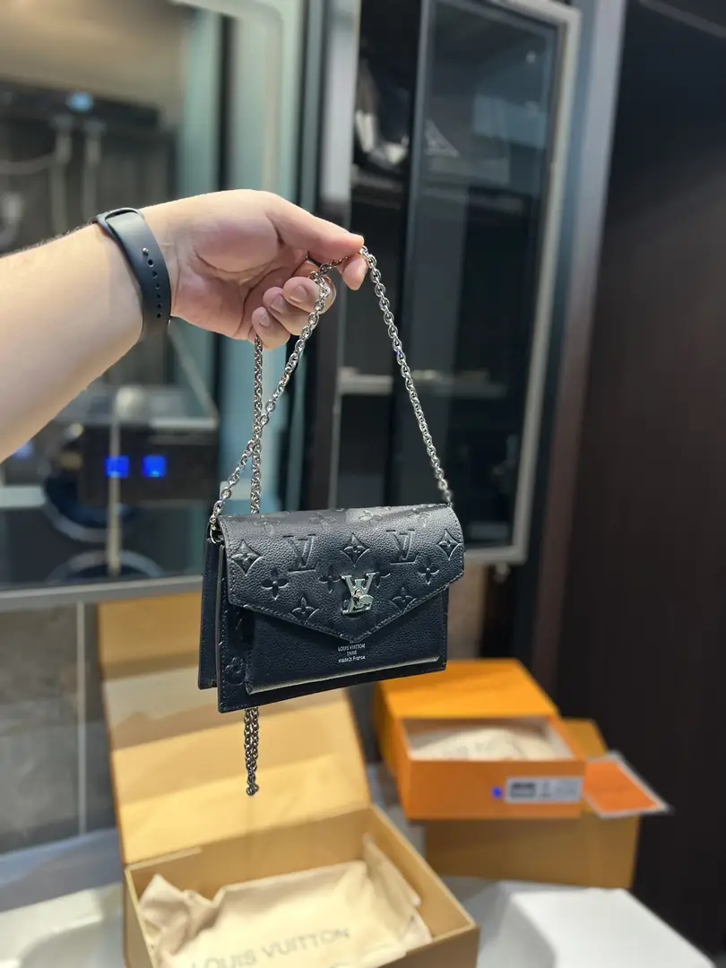 Kng1380   LV TOP TOP TOP 3A 320🤴🏾 45$ gallery