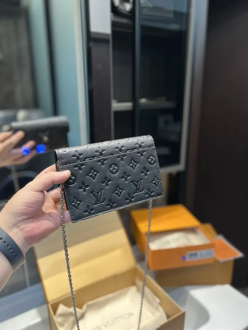 Kng1380   LV TOP TOP TOP 3A 320🤴🏾 45$ gallery