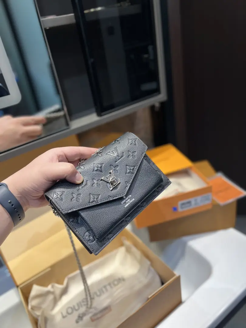 Kng1380   LV TOP TOP TOP 3A 320🤴🏾 45$ gallery