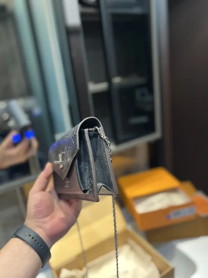 Kng1380   LV TOP TOP TOP 3A 320🤴🏾 45$ gallery