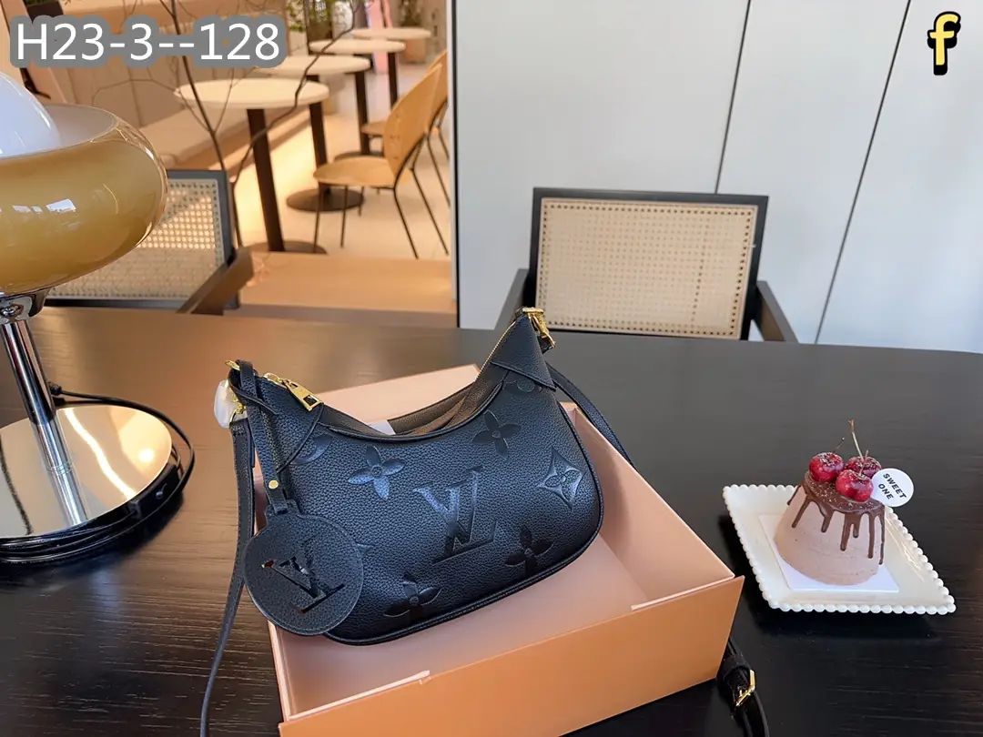 Kng1383  LV  TOP 5A 1:1   350  48$ gallery