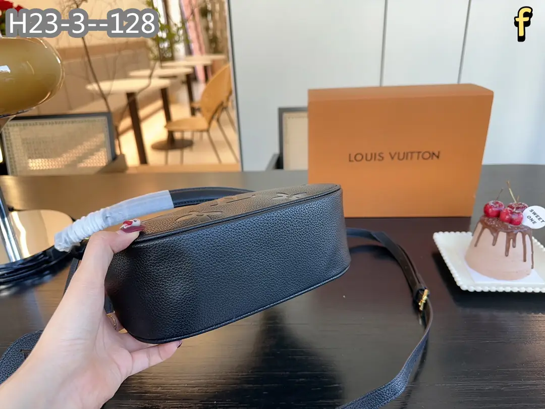 Kng1383  LV  TOP 5A 1:1   350  48$ gallery