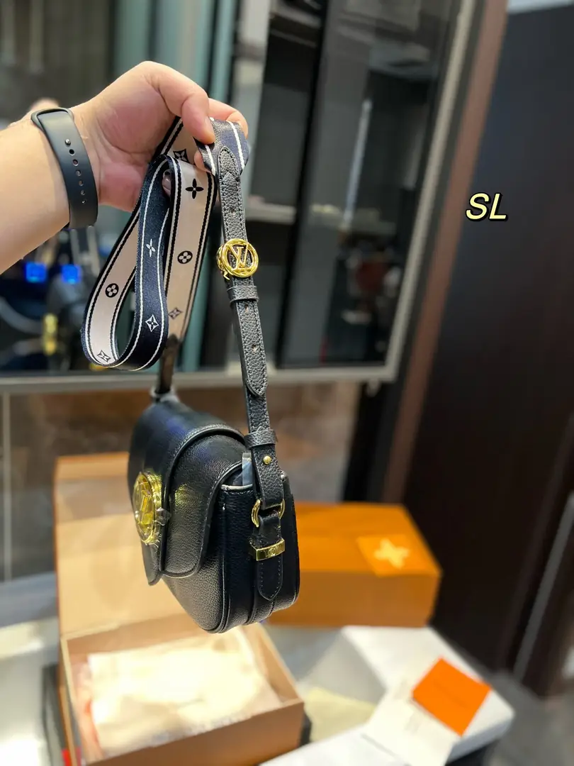 Kng1384  LV TOP 5A 360🤴🏾 50$ gallery