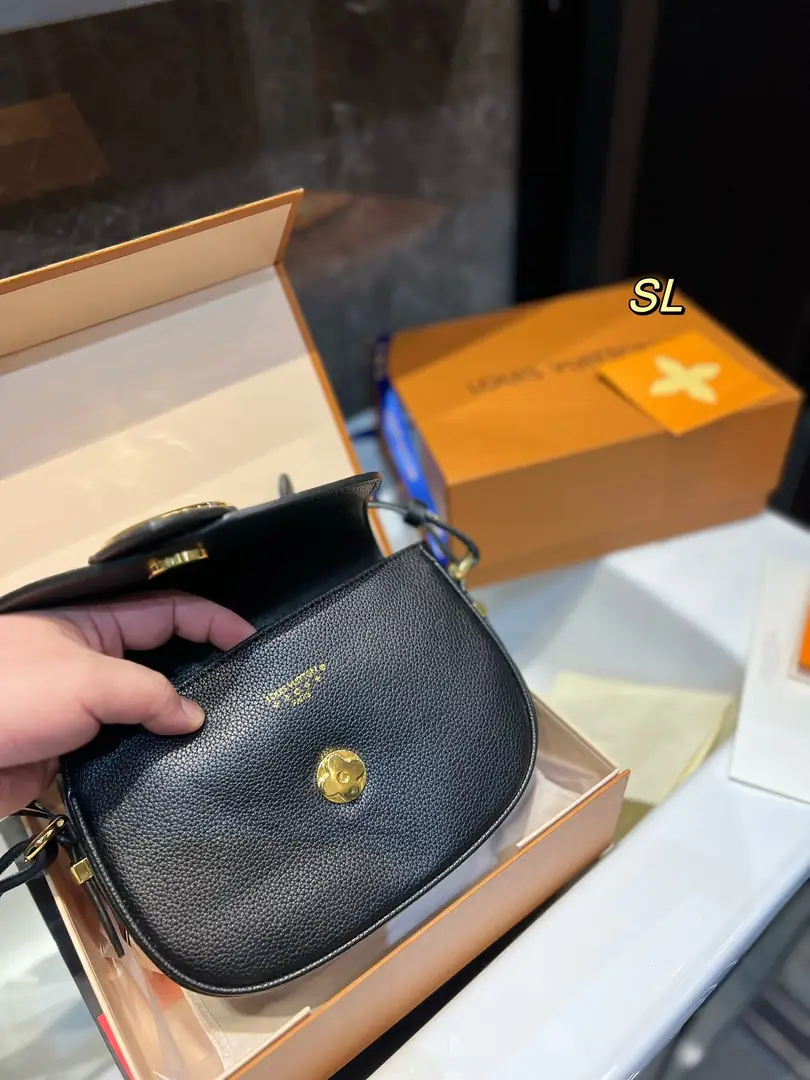 Kng1384  LV TOP 5A 360🤴🏾 50$ gallery