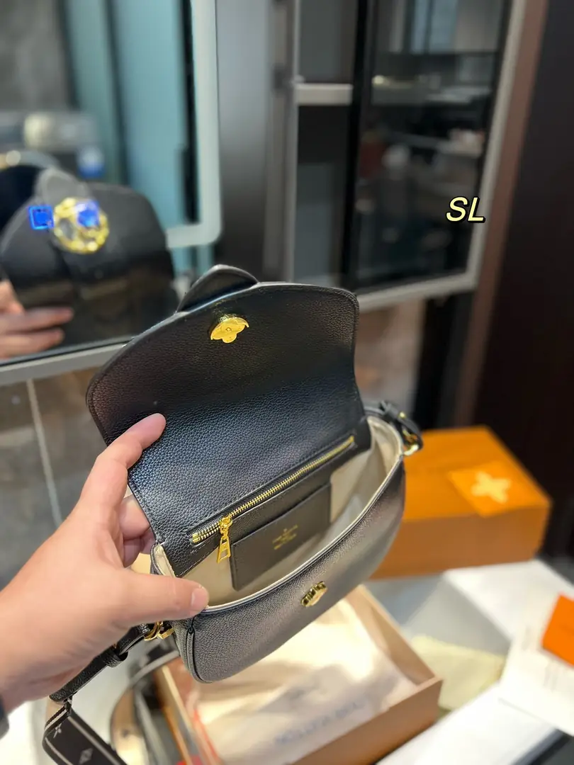 Kng1384  LV TOP 5A 360🤴🏾 50$ gallery