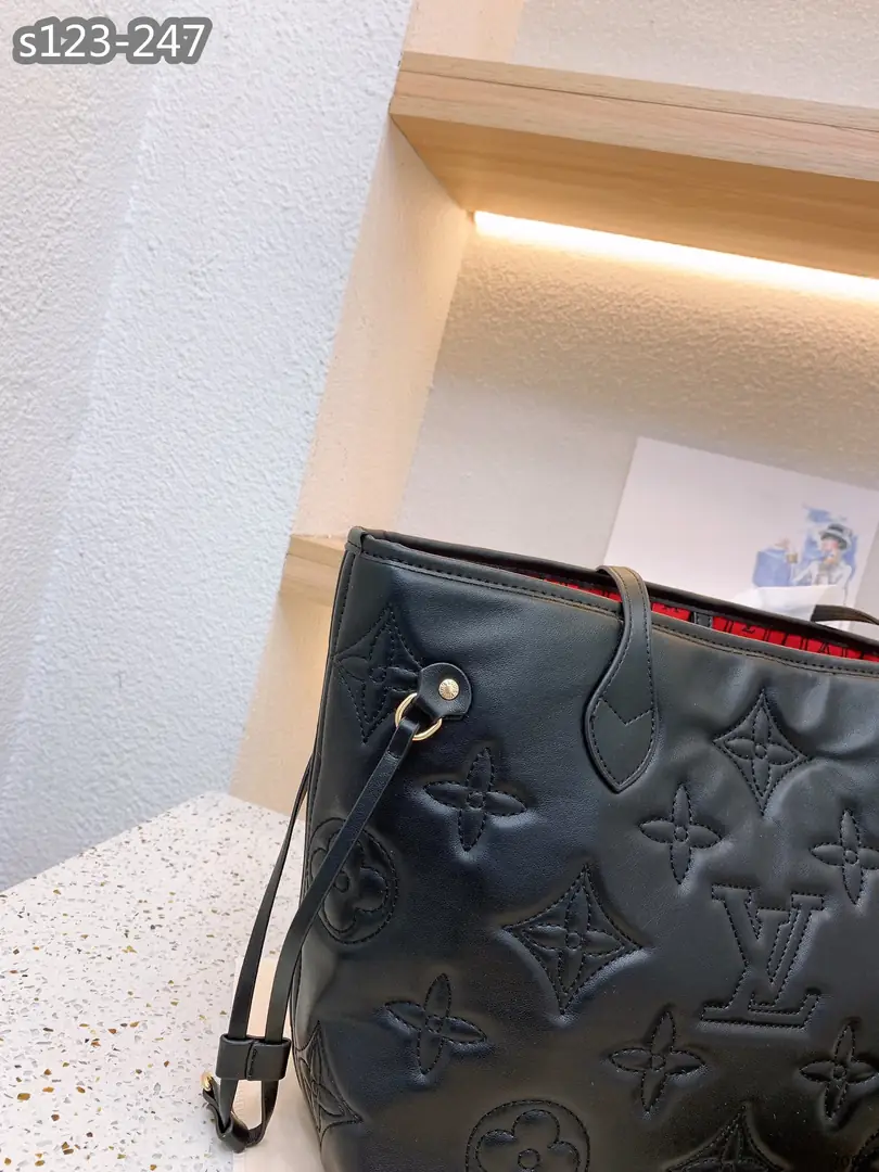 Kng1387  LV  390🤴🏾 55$ gallery