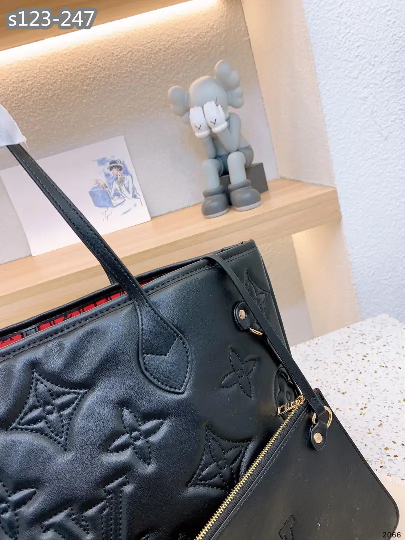 Kng1387  LV  390🤴🏾 55$ gallery