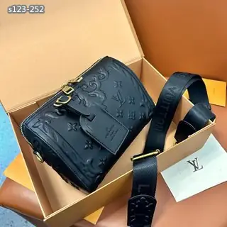 Kng1390  LV TOP  340🤴🏾 47$ gallery