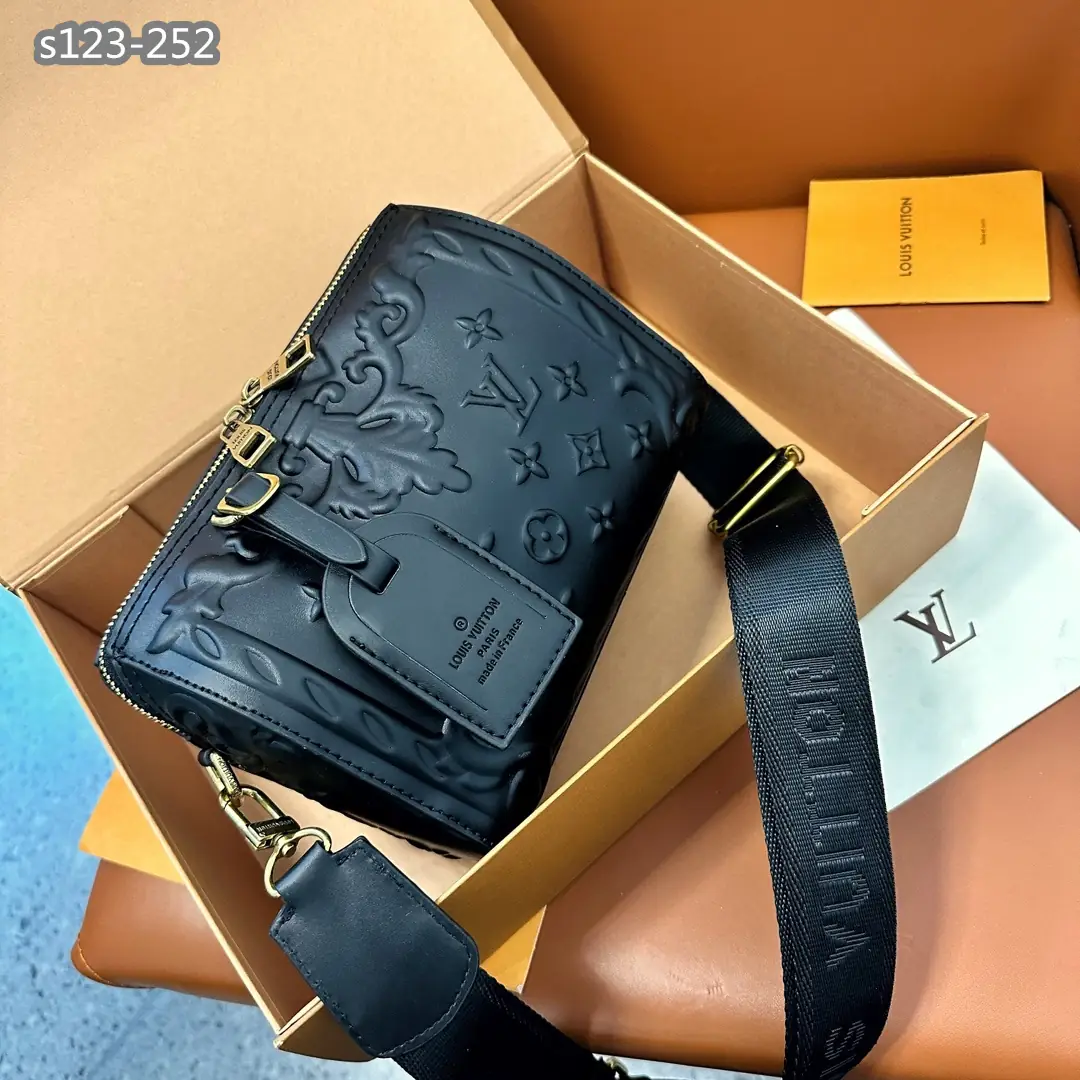 Kng1390  LV TOP  340🤴🏾 47$ gallery