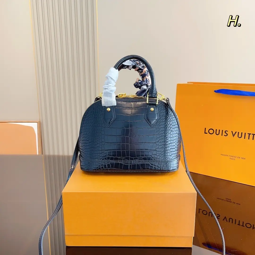 Kng1391  LV TOP 5A+ Material: cow leather 360🤴🏾 49.99$ gallery