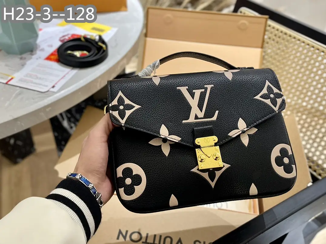 Kng1392  L&V  TOP 295🤴🏾 41$ gallery