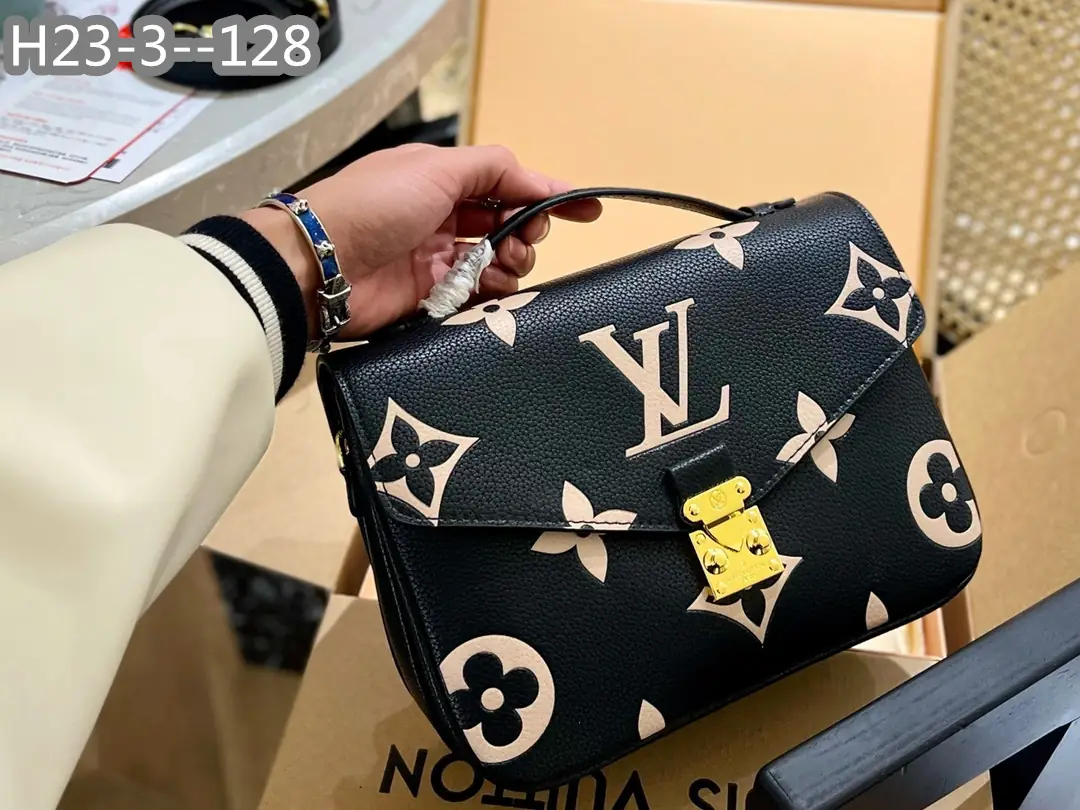 Kng1392  L&V  TOP 295🤴🏾 41$ gallery