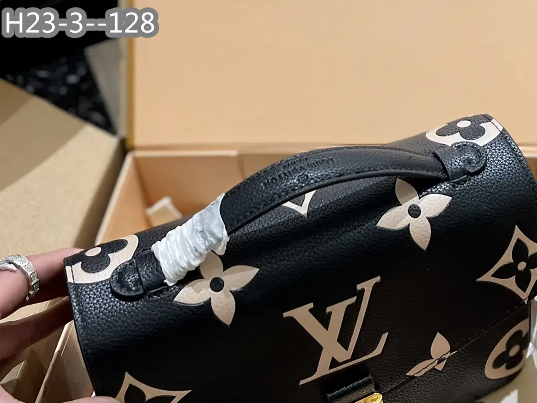 Kng1392  L&V  TOP 295🤴🏾 41$ gallery