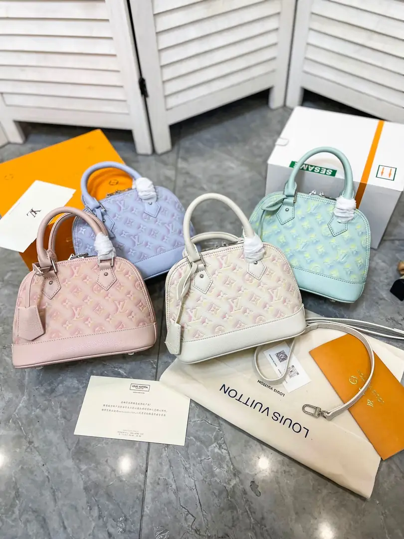 Kng1393   LV TOP 5A  310🤴🏾 42$ gallery