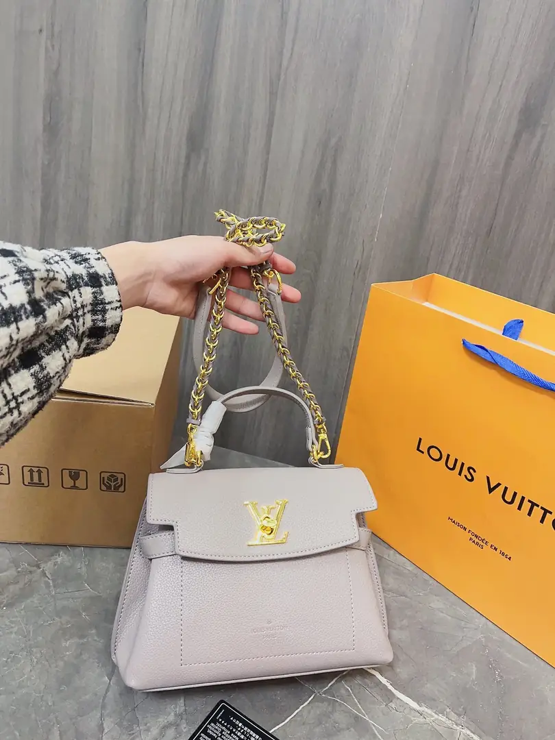 Kng1394  LV  TOP TOP TOP 5A 350🤴🏾 48$ gallery