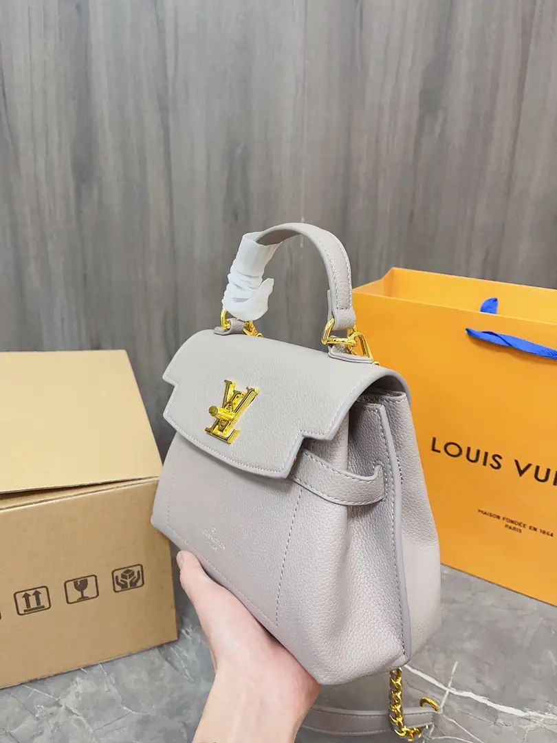 Kng1394  LV  TOP TOP TOP 5A 350🤴🏾 48$ gallery