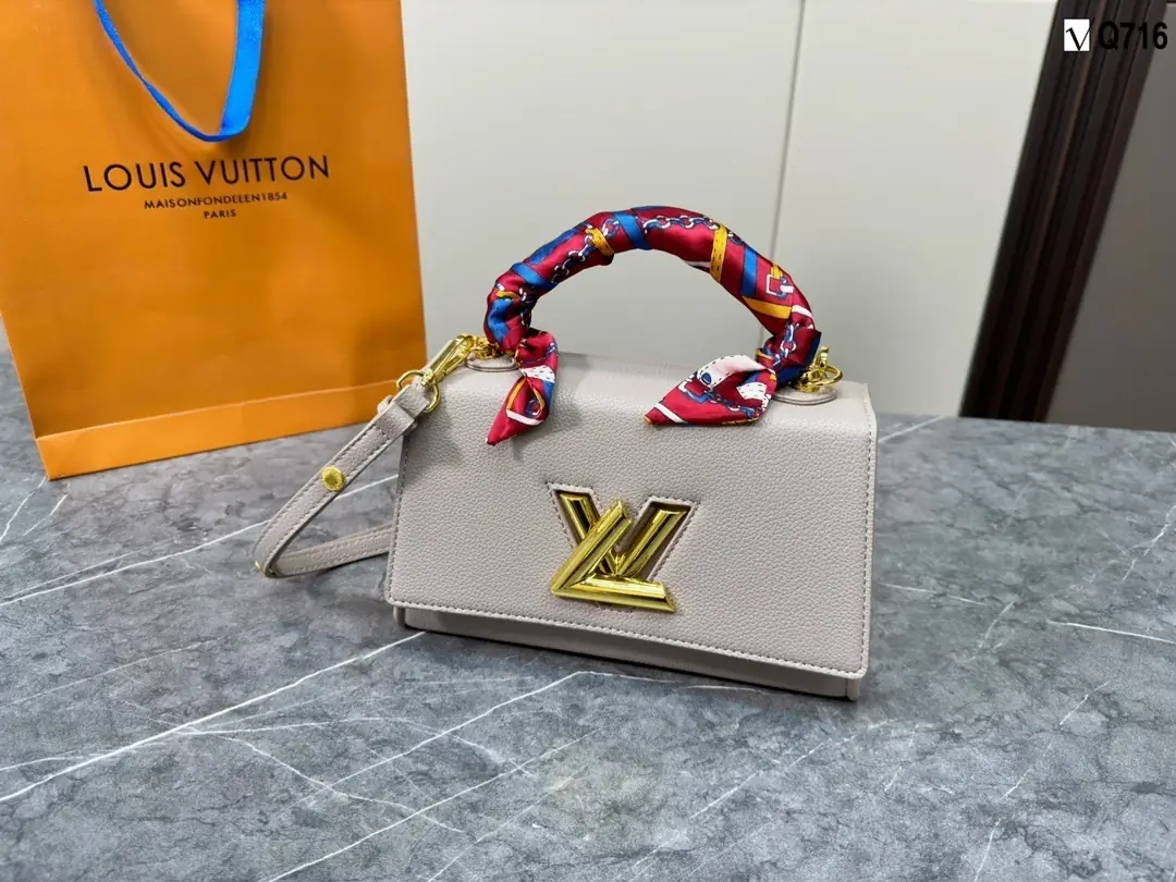 Kng1396   LV TOP 5A 360🤴🏾 50$ gallery