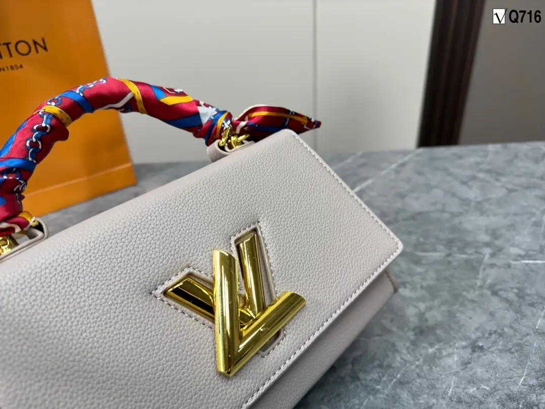 Kng1396   LV TOP 5A 360🤴🏾 50$ gallery