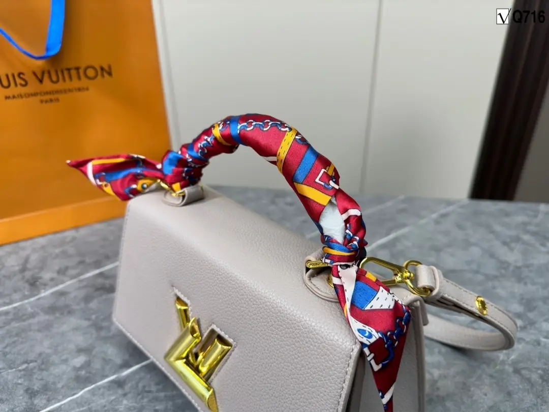 Kng1396   LV TOP 5A 360🤴🏾 50$ gallery