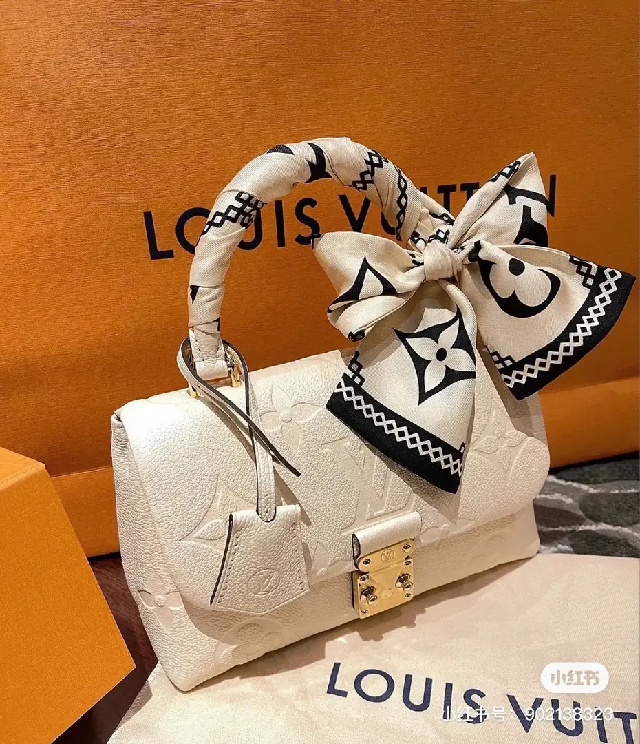 Kng1397  LV  TOP  395 53.99$ gallery