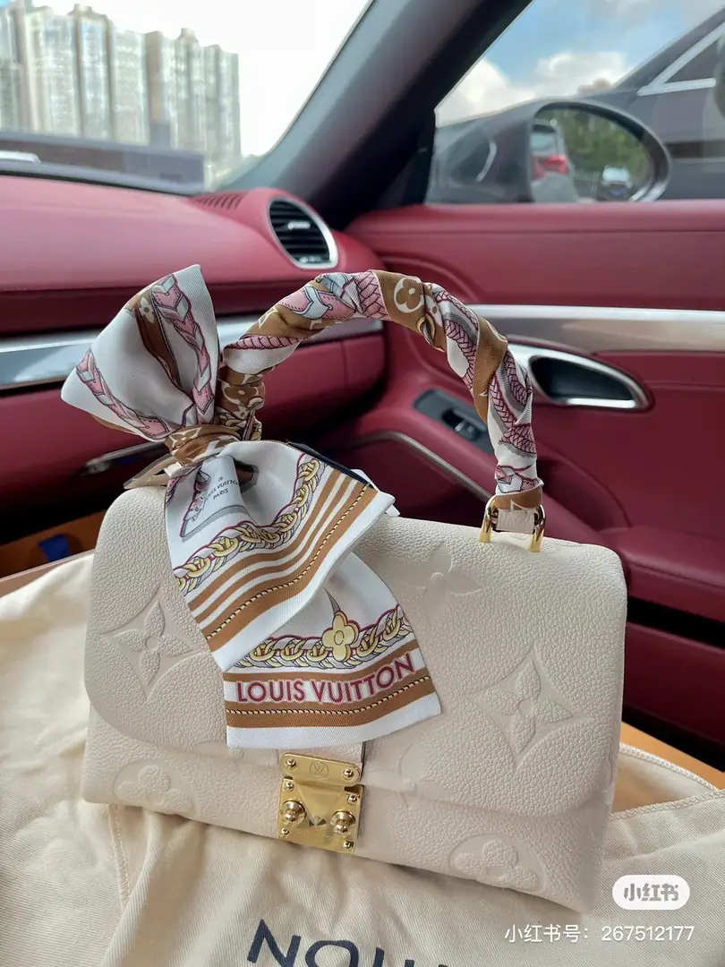 Kng1397  LV  TOP  395 53.99$ gallery