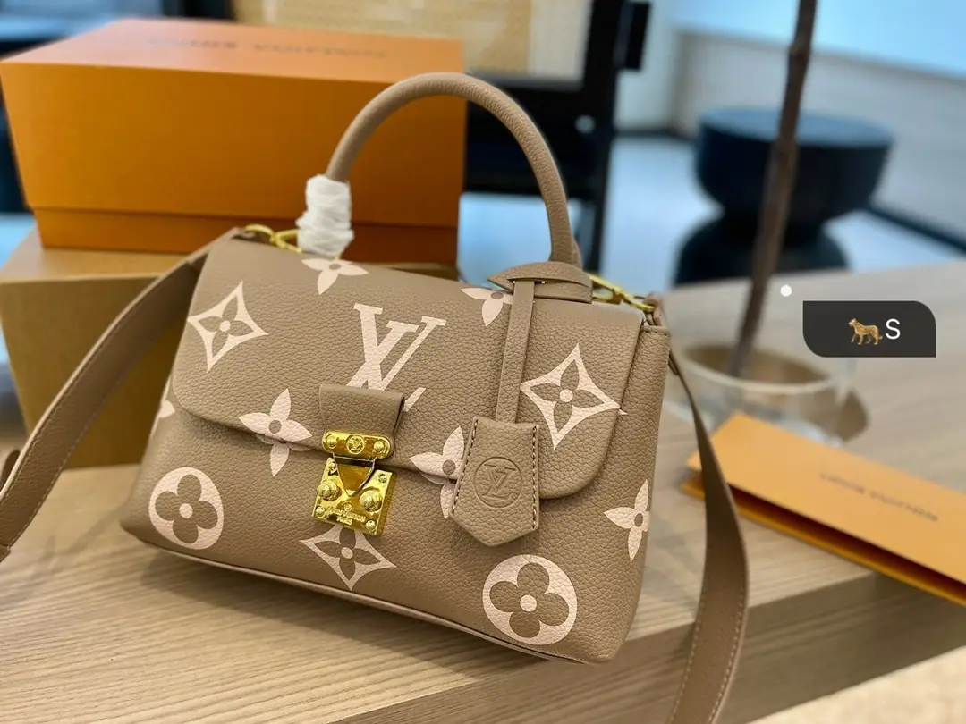 Kng1397  LV  TOP  395 53.99$ gallery