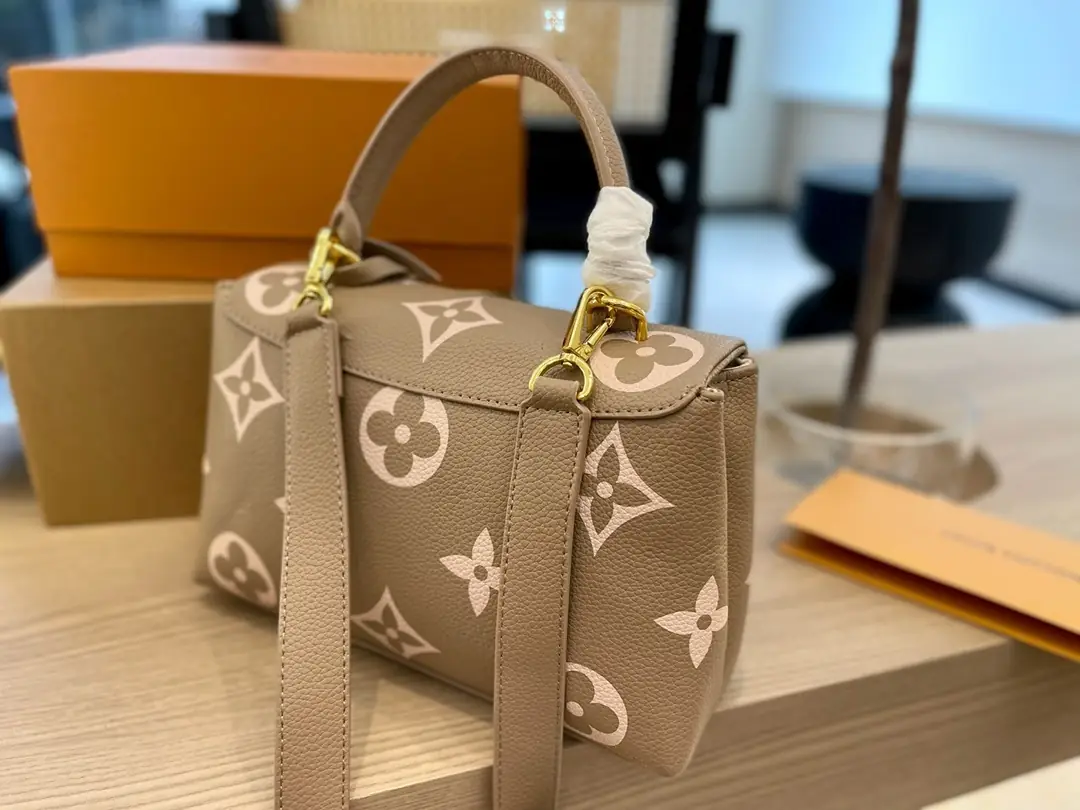 Kng1397  LV  TOP  395 53.99$ gallery