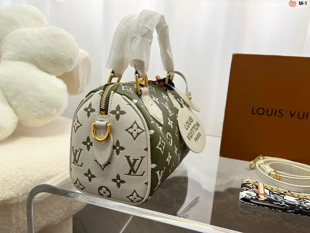 Kng1398  LV TOP BOX   390🤴🏾  54$ gallery