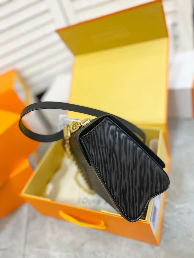 Kng1399   LV TOP TOP TOP 5A 365🤴🏾 50$ gallery