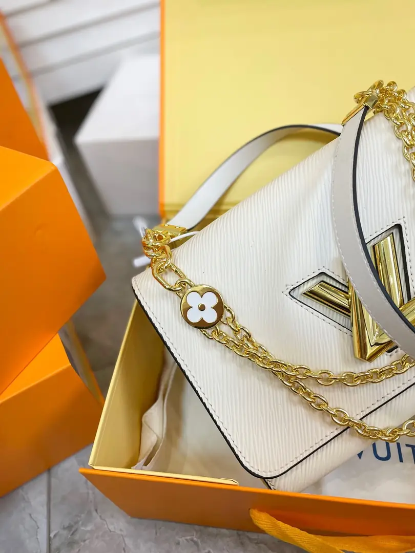 Kng1399   LV TOP TOP TOP 5A 365🤴🏾 50$ gallery