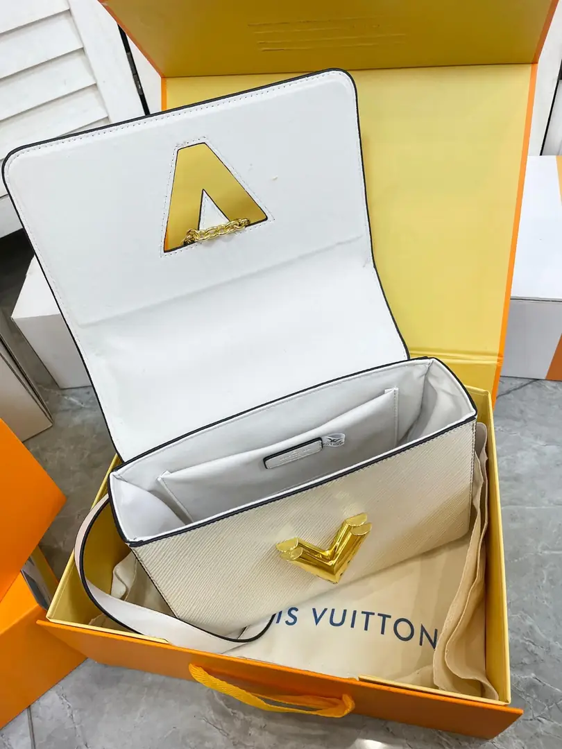 Kng1399   LV TOP TOP TOP 5A 365🤴🏾 50$ gallery