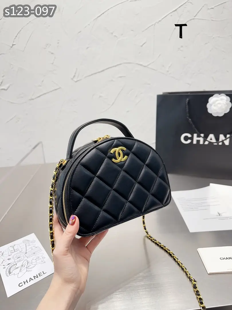 Kng1403    Chanel BOX TOP 290🤴🏾 41$ gallery