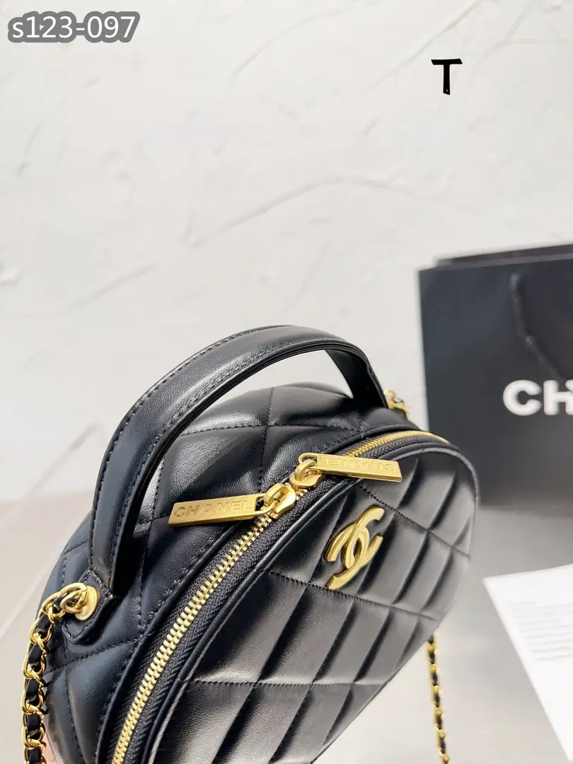 Kng1403    Chanel BOX TOP 290🤴🏾 41$ gallery