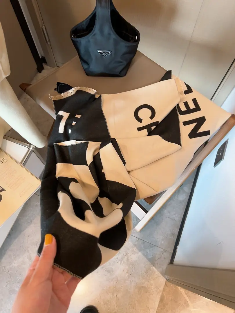 Kng2503 Chanel 160🤴🏾 21$ gallery