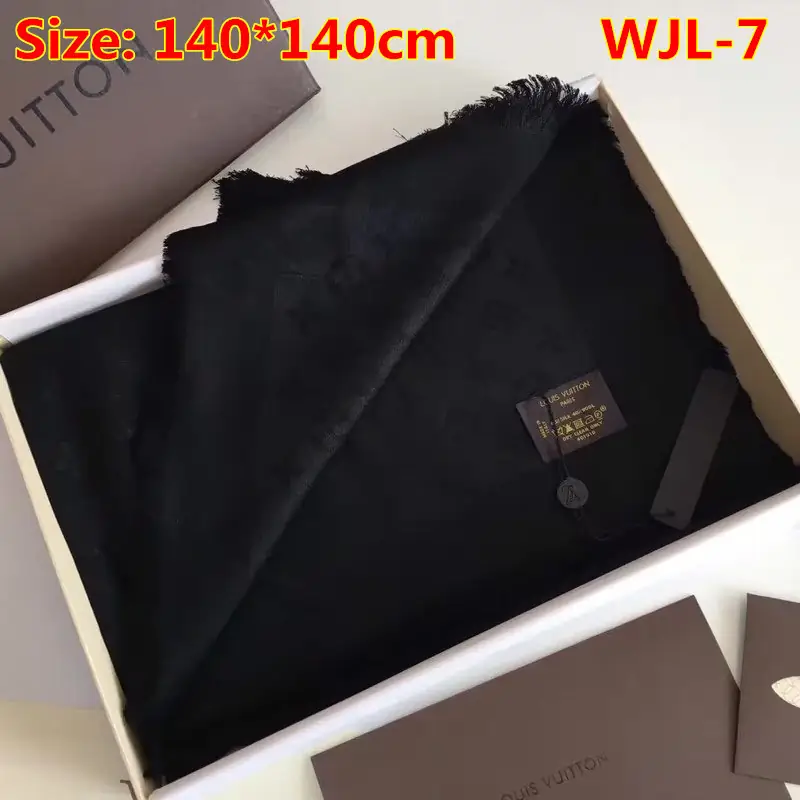 Kng2514  LV 140*140cm  19.99$  150🤴🏾 gallery