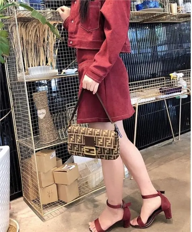 Kng2539 FENDI 49.99$  370 gallery