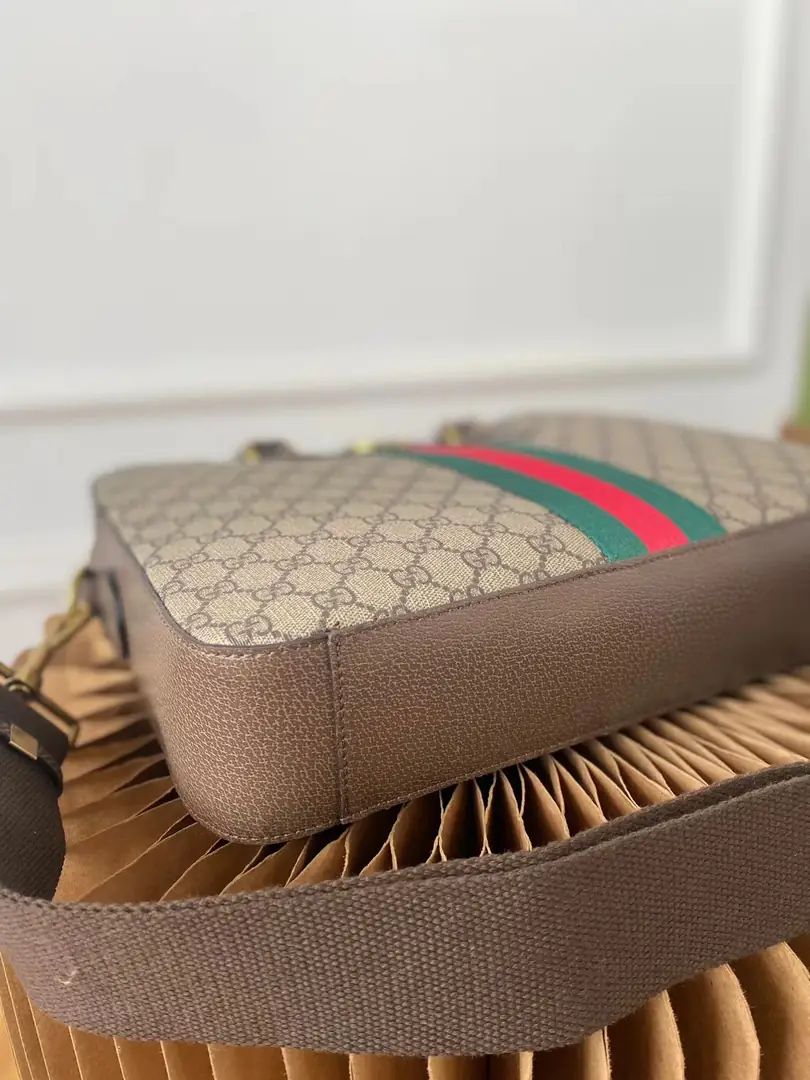 Kng3017  GUCCI 1:1 75$  540 gallery