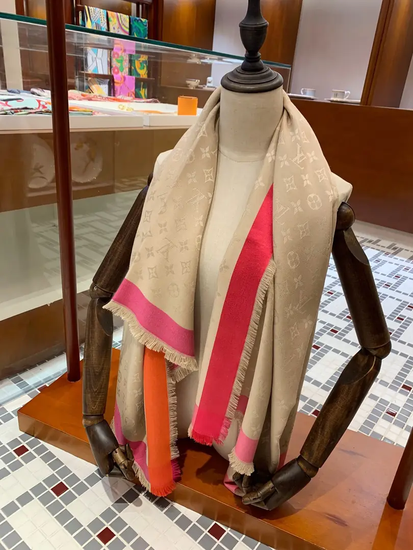 Kng341   LV 27.11$ gallery