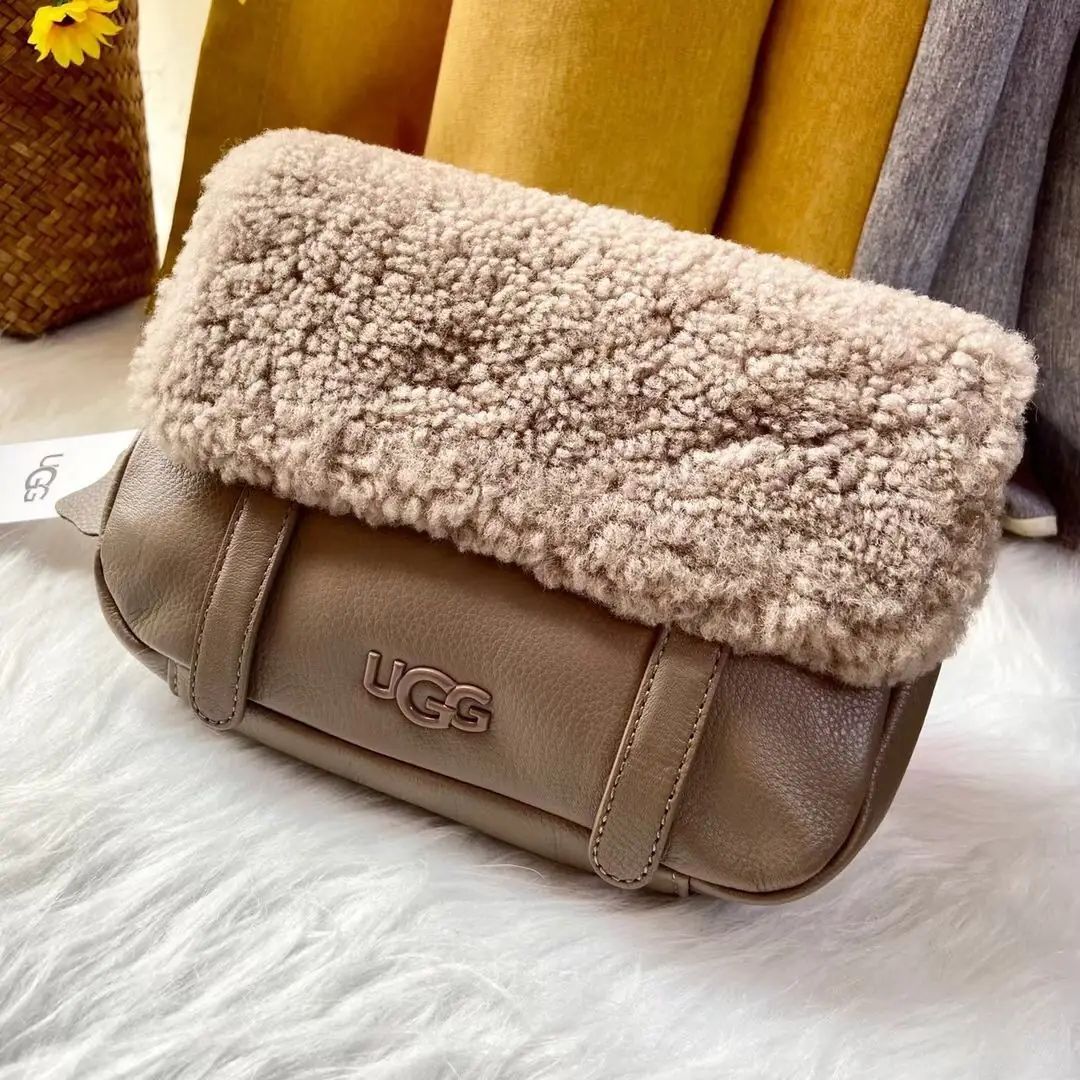 Kng365  UGG 250🤴🏾 35.99$ gallery