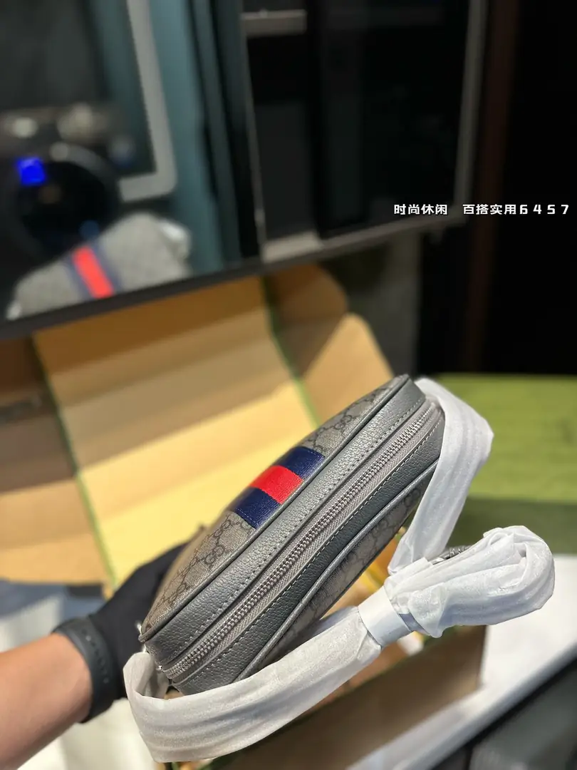 Kng4012  GUCCI  59$ gallery