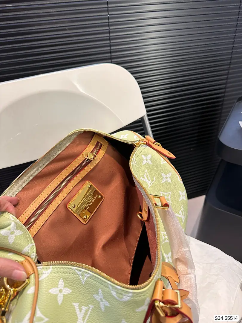 Kng4016  LV 85$ gallery